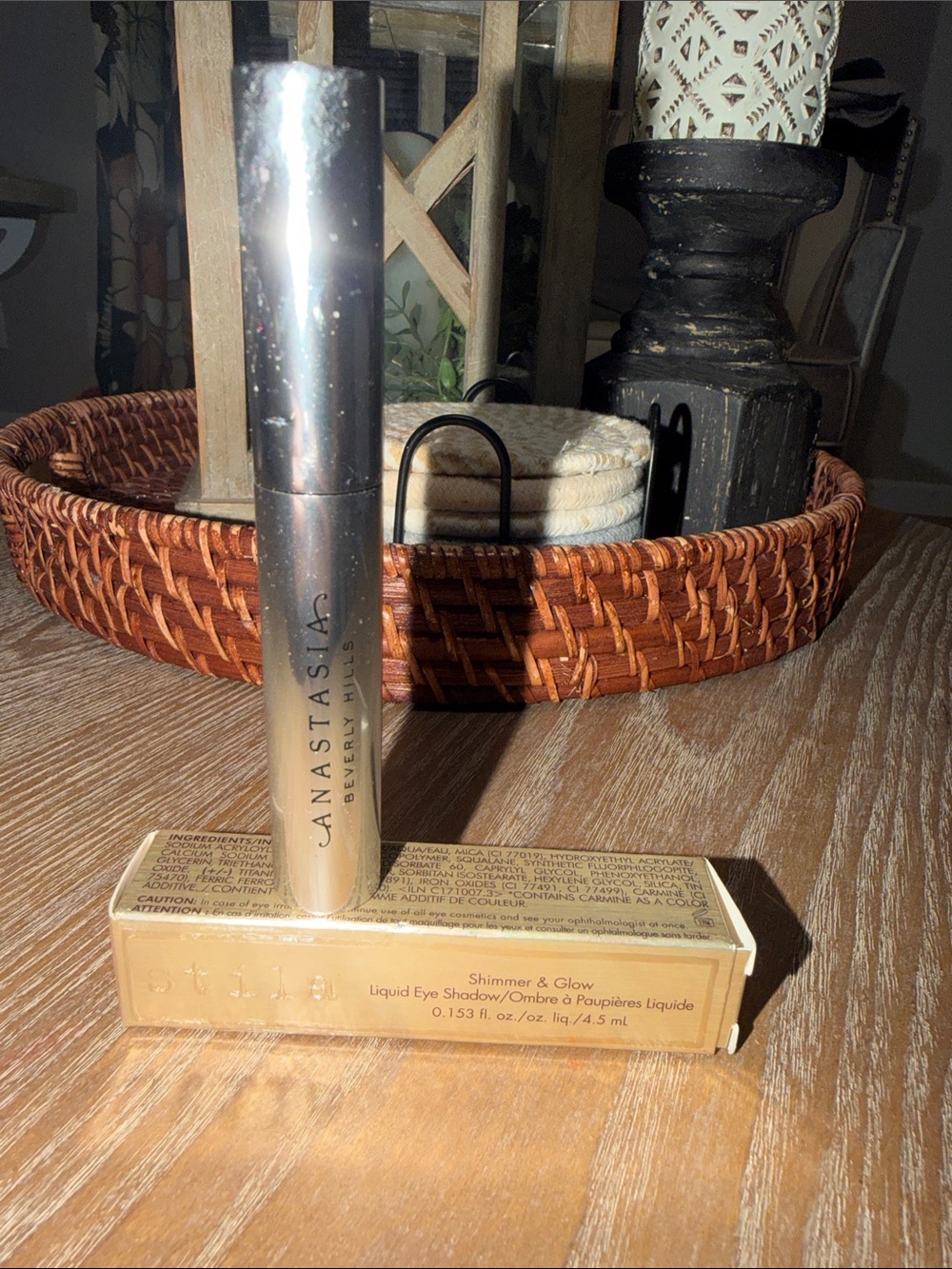 Anastasia Beverly Hills Clear Brow Gel & stila Liquid Shimmer Eyeshadow